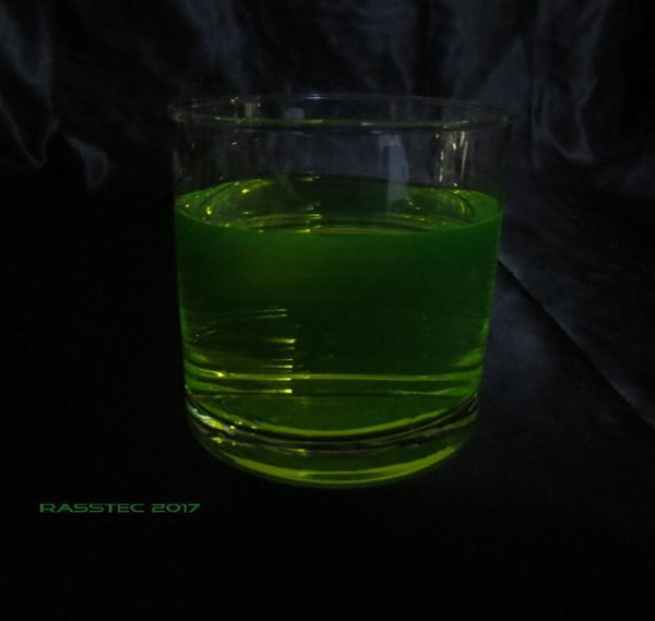Uranin - Dose mit 25 g Inhalt